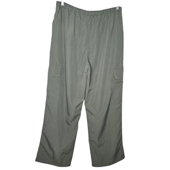 Gymshark Green Cargo Pants - Picture 4 of 11